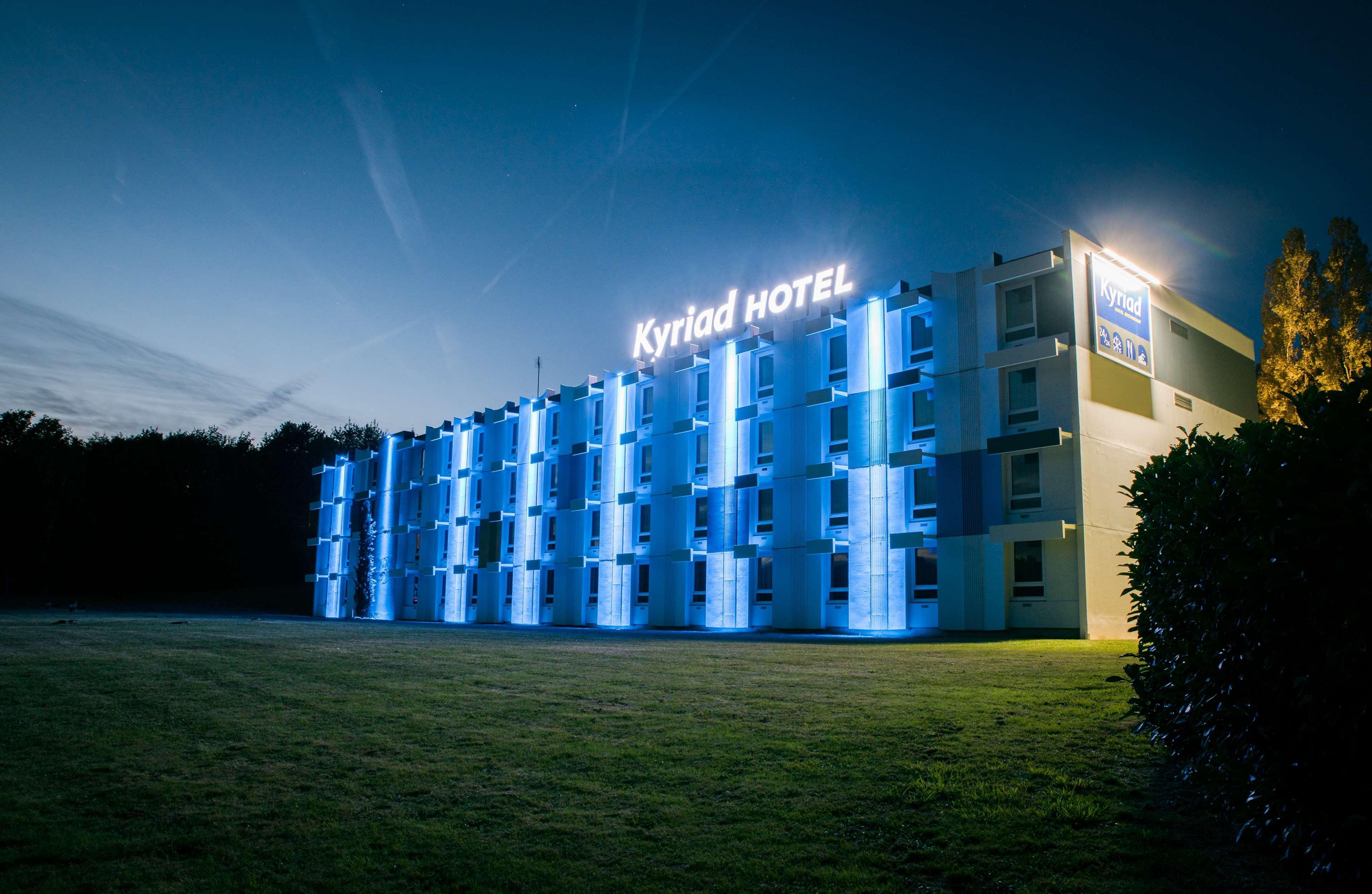 Kyriad Montchanin Le Creusot Esterno foto